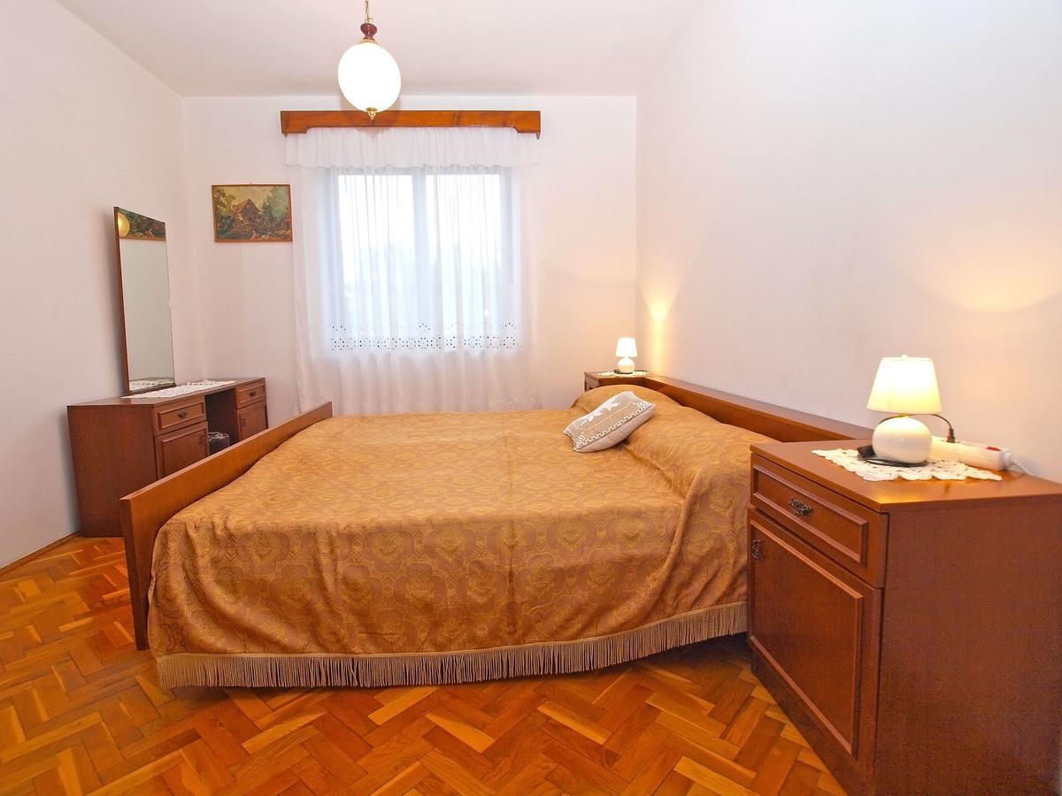 Apartments Dvorine 1210 Баньоле Екстериор снимка