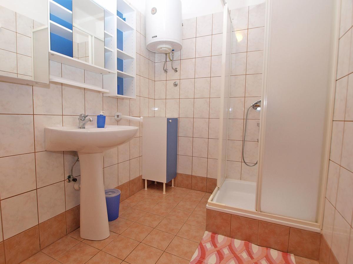 Apartments Dvorine 1210 Баньоле Екстериор снимка