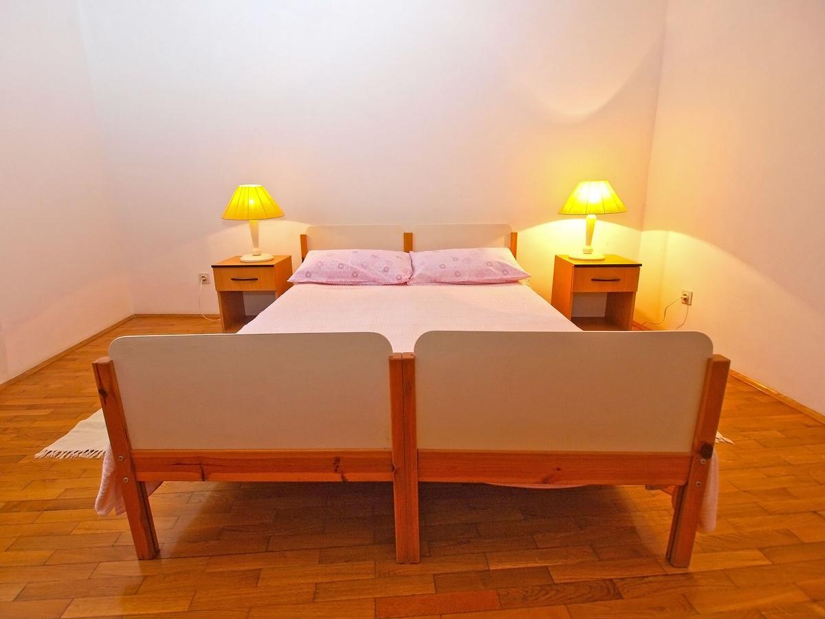 Apartments Dvorine 1210 Баньоле Екстериор снимка