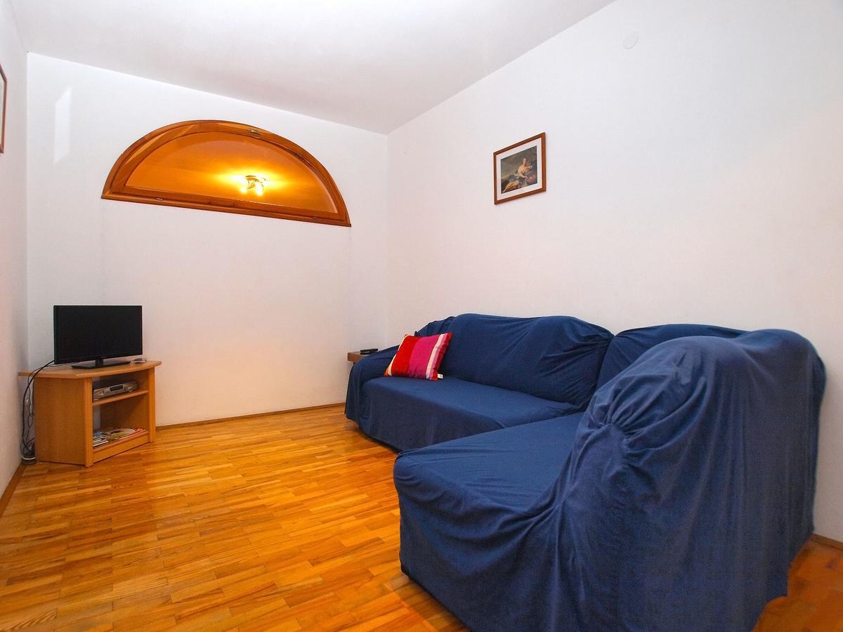 Apartments Dvorine 1210 Баньоле Екстериор снимка