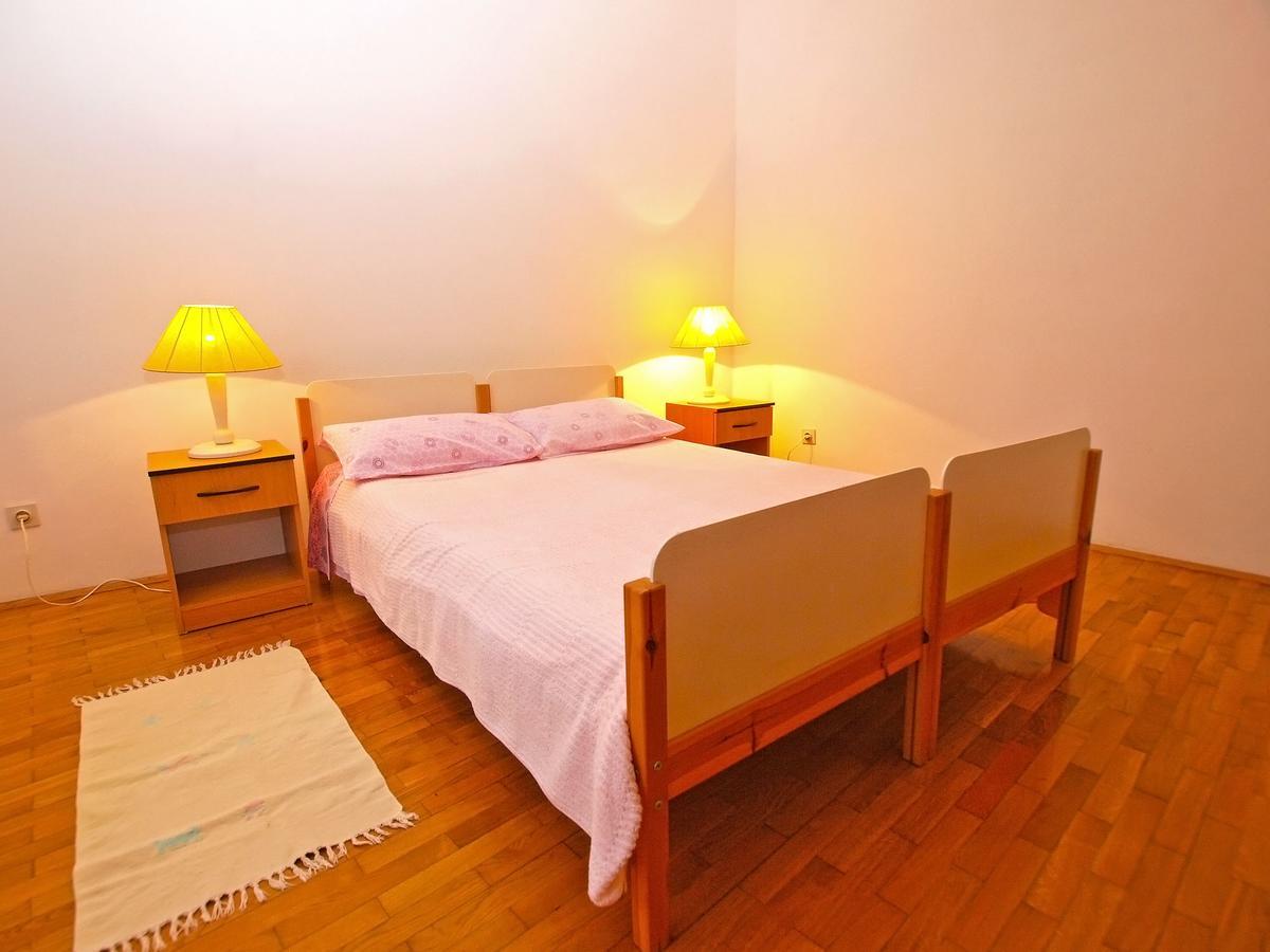 Apartments Dvorine 1210 Баньоле Екстериор снимка