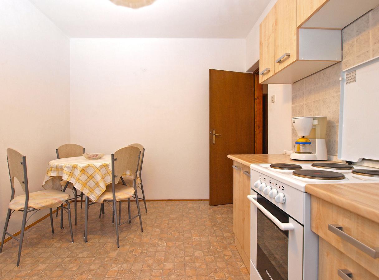Apartments Dvorine 1210 Баньоле Екстериор снимка