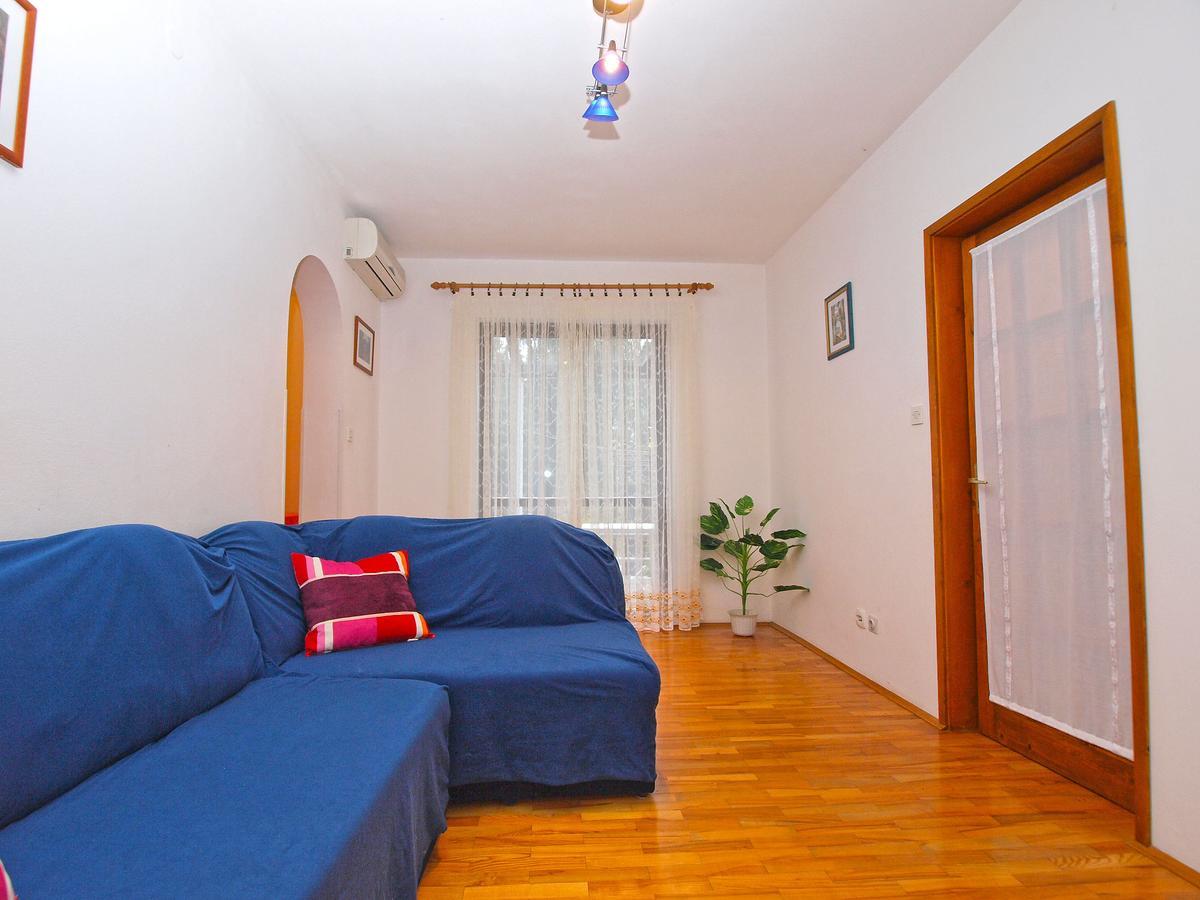 Apartments Dvorine 1210 Баньоле Екстериор снимка